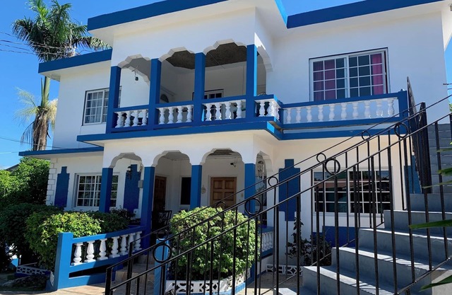 Beautiful 7 Bedroom Vacation home rental with Pool , Negril Jamaica