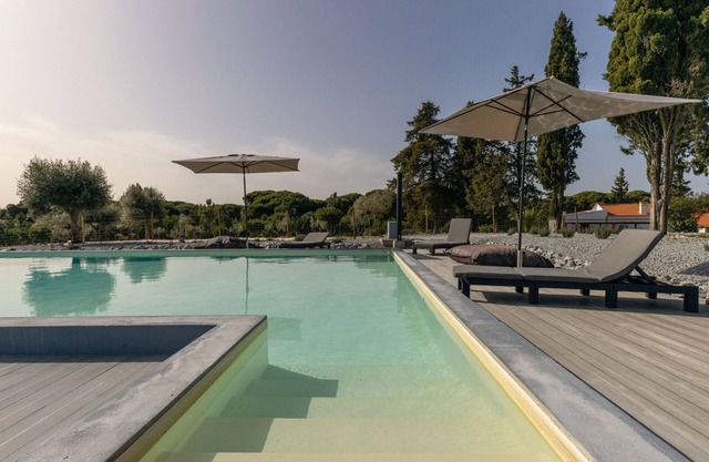 Beautiful apartment in villa for 4 guests with pool, A/C, WIFI, TV and terrace