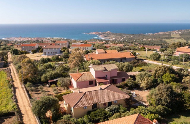 Beautiful apartment for 6 people with WIFI, A/C, TV and terrace