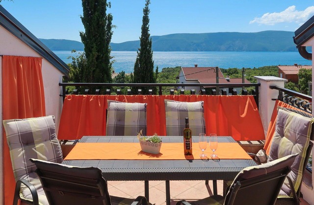 Beautiful apartment for 6 people with A/C, WIFI, TV and patio