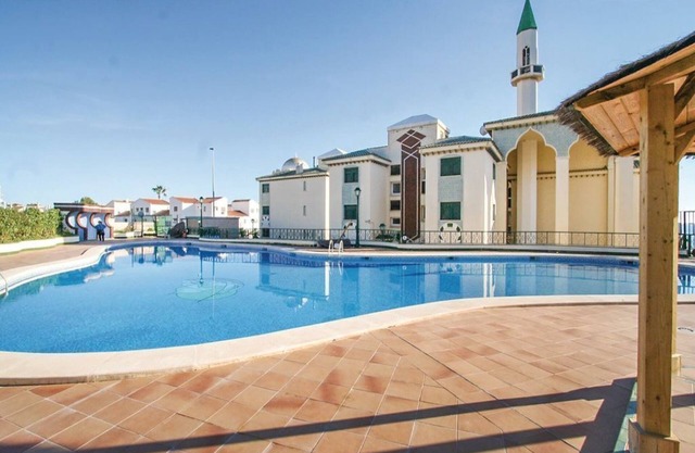Beautiful apartment in residence with swimming pools, 10mn from the beaches.