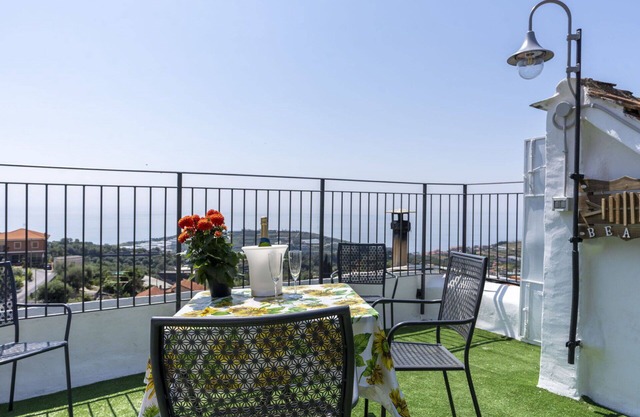 Beautiful apartment for 6 guests with A/C, WIFI and terrace