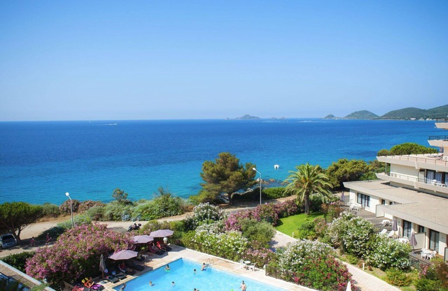 Beautiful apartment for 2 guests with A/C, WIFI, pool, TV, terrace and pets allowed
