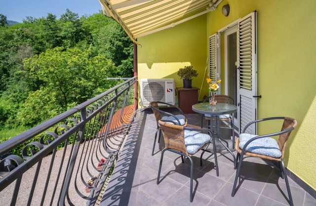 Beautiful apartment for 5 guests with A/C, WIFI, TV, terrace, pets allowed and parking