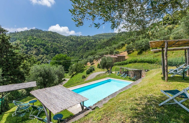 Beautiful apartment for 4 people with pool, WIFI, TV, patio and pets allowed