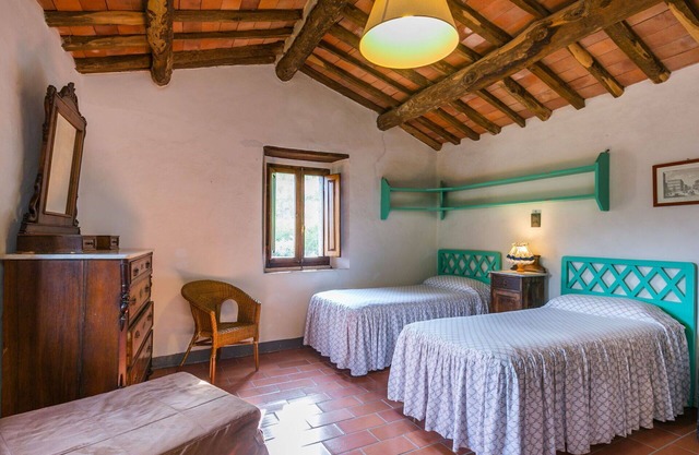 Beautiful apartment for 4 people with pool, WIFI, TV, patio and pets allowed