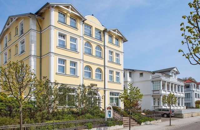 Beautiful apartment in villa for 2 guests with WIFI, TV, terrace, pets allowed and parking