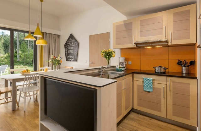 Beautiful apartment in villa for 6 guests with pool, WIFI, hot tub, TV and terrace