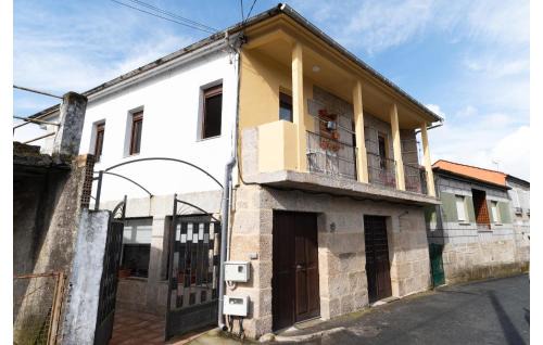 Beautiful Apartment In A Arnoia