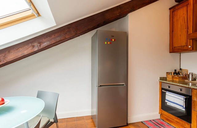 Beautiful apartment in villa for 4 guests with A/C, WIFI, TV and parking