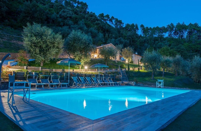 Beautiful apartment in villa for 6 guests with A/C, WIFI, pool, TV, terrace and pets allowed