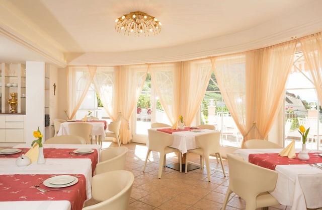 Beautiful apartment for 3 guests with hot tub, pool, A/C, WIFI, TV, terrace and pets allowed