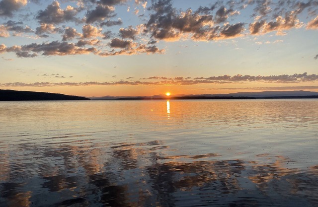 Beautiful Beach House on Lake Champlain