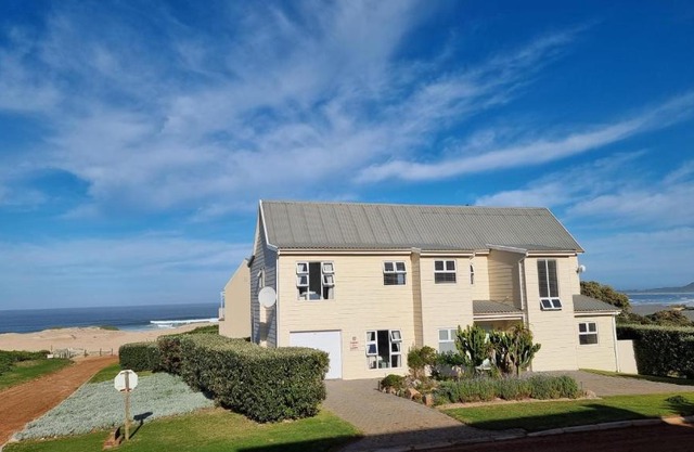 BEAUTIFUL COTTAGE FANTASTIC BEACH