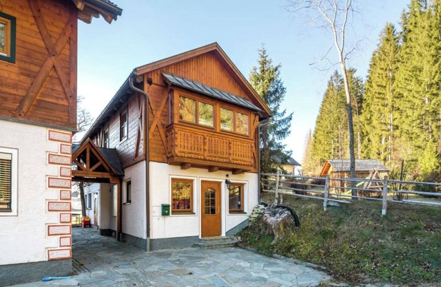 Beautiful detached cottage close to ski resorts