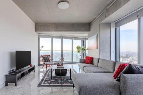 Beautiful Elegant 1bd Private Terrace Gem! #333