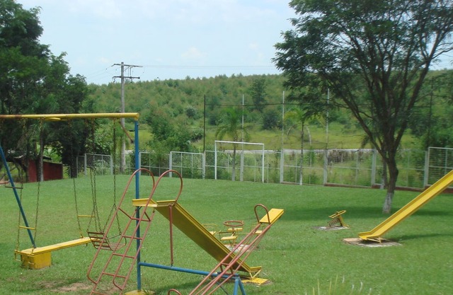 Beautiful Farm easy access, has 05 rooms Wi-fi