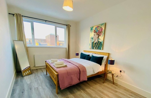 Beautiful Flat In Woking Central