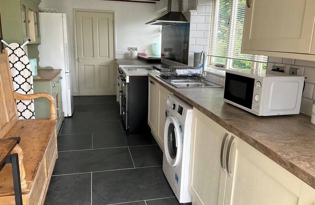 Beautiful, fully restored Welsh farm cottage in the wonderful Pembrokeshire countryside.
