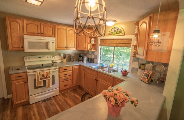 Beautiful Home backs up to Hiking Preserve of Trails!