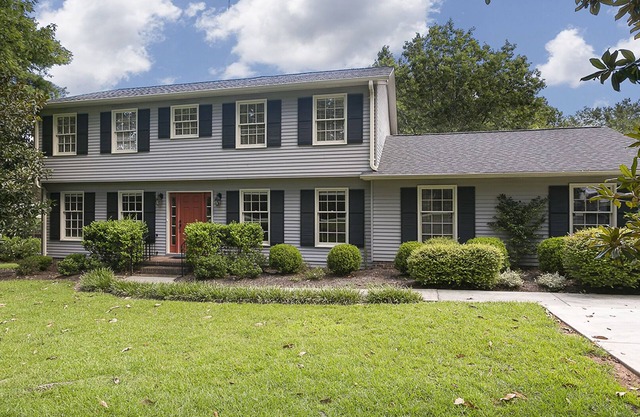 Beautiful Home Close To Everything