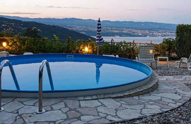 Beautiful home in Lovran with WiFi