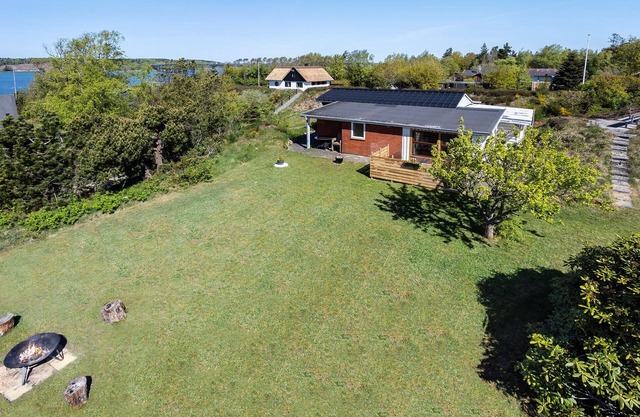 Beautiful home in Roslev