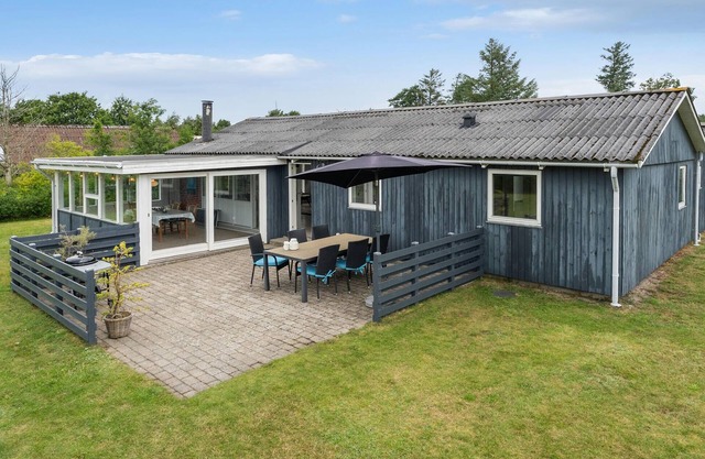 Beautiful home in Tarm with WiFi