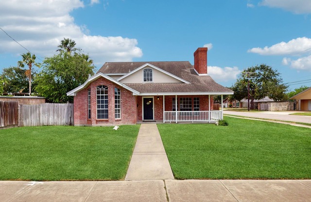 Beautiful home with free wifi, full kitchen, & private yard - steps to the beach