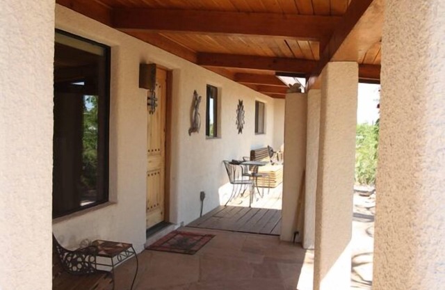 Beautiful home with pool, private, close to UA & Downtown, arts. Great prices!