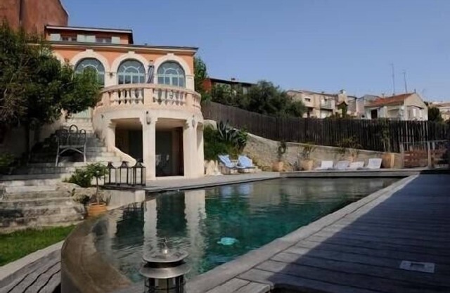 Beautiful house between sea and hill with garden and pool in Marseille