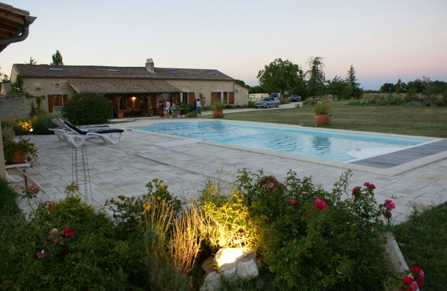 BEAUTIFUL HOUSE IN PERIGORD - 5 BDR- 3 BATHROOMS- 4 WC -PRIVATE POOL 5mX10m
