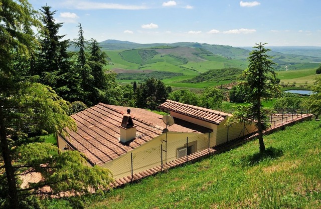 Beautiful Independent Tuscan Cottage For 2 With Spectacular Views