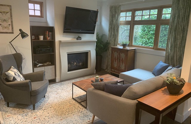 Beautiful Kitsilano 3 Bedroom, 2.5 Bath Vancouver Near the Ocean