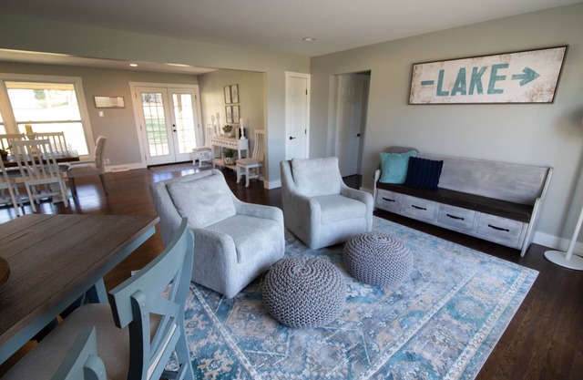 Beautiful Lake House, Pool and HOT tub, mins to Downtown Nashville, 30+day only