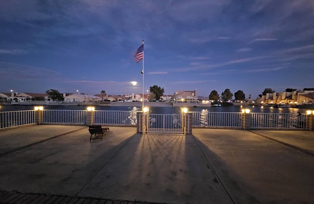 Beautiful LAKEFRONT home in Mojave Desert within Silver Lakes Country Club