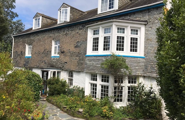 Beautiful Large Cottage by the Sea with Hot Tub and Indoor Swimming Pool