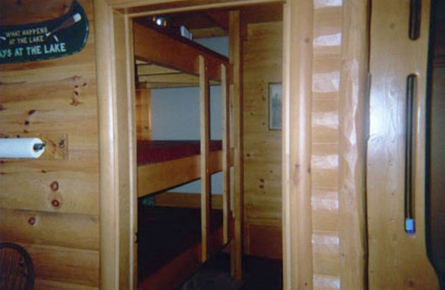 Beautiful Log Cabin ~ "The Rooster" ~ On 182 Acres ~ Natural Paradise!
