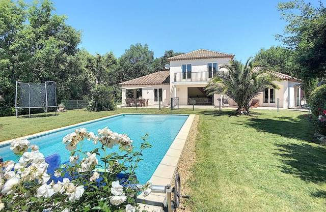 Beautiful modern villa with heated pool, landscape garden and 3 bedrooms