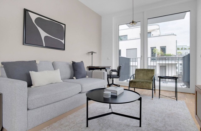 Beautiful Mitte 2BR near park am Gleisdreieck, by Blueground