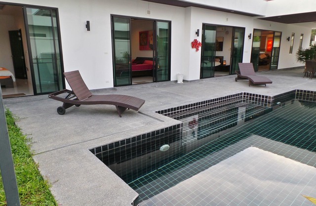 Beautiful Modern Villa PRIVATE POOL, 3 BDR, 3 BATH, Very Close to the Beaches.