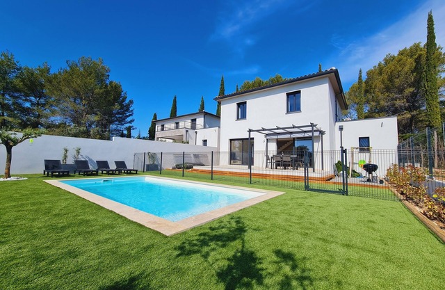 Beautiful new villa with all comforts - Swimming pool - Intex Jacuzzi - Air conditioning