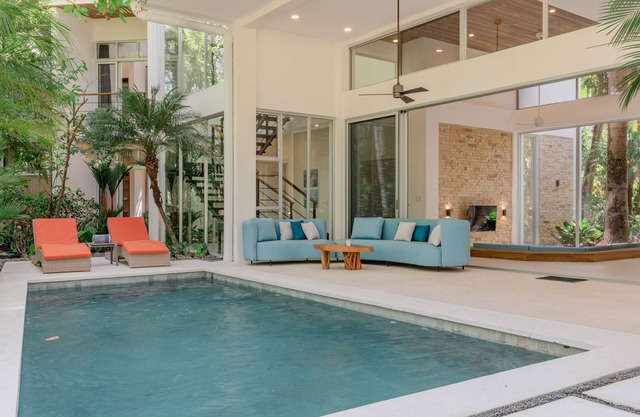 Beautiful New Luxury Home w/pool close to beach