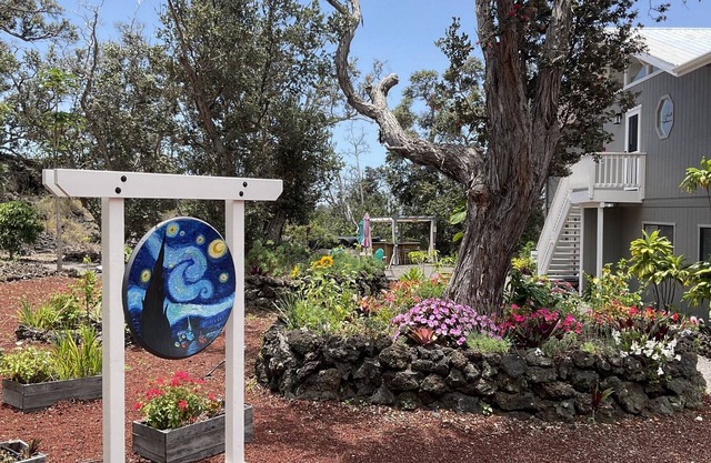 Beautiful oasis located on 3 acres in Ocean View, a suburb of Capitan Cook.