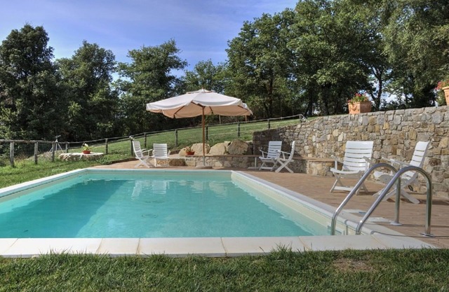 Beautiful private villa for 12 guests with A/C, WIFI, private pool and TV