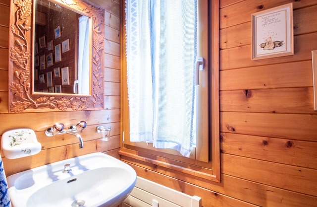 Beautiful private villa for 7 people with WIFI, TV, terrace and parking