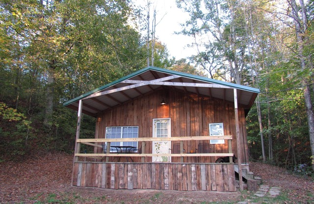 Beautiful, private, serene and clean! Near Athens and Hocking Hills.