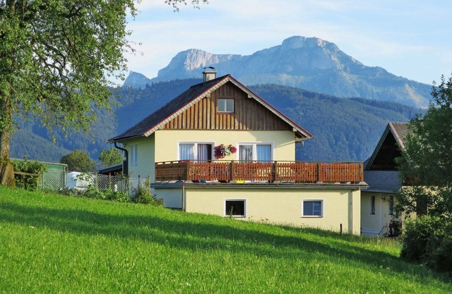 Beautiful private villa for 4 guests with TV, terrace and parking