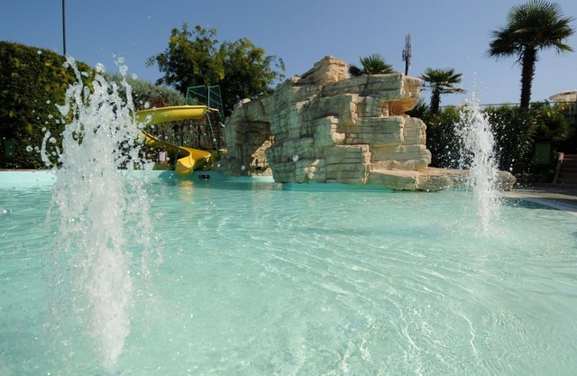 Beautiful private villa for 5 people with A/C, WIFI, pool and terrace