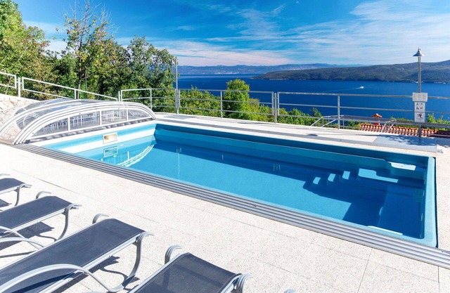 Beautiful private villa for 10 people with A/C, WIFI, private pool, TV, terrace and parking